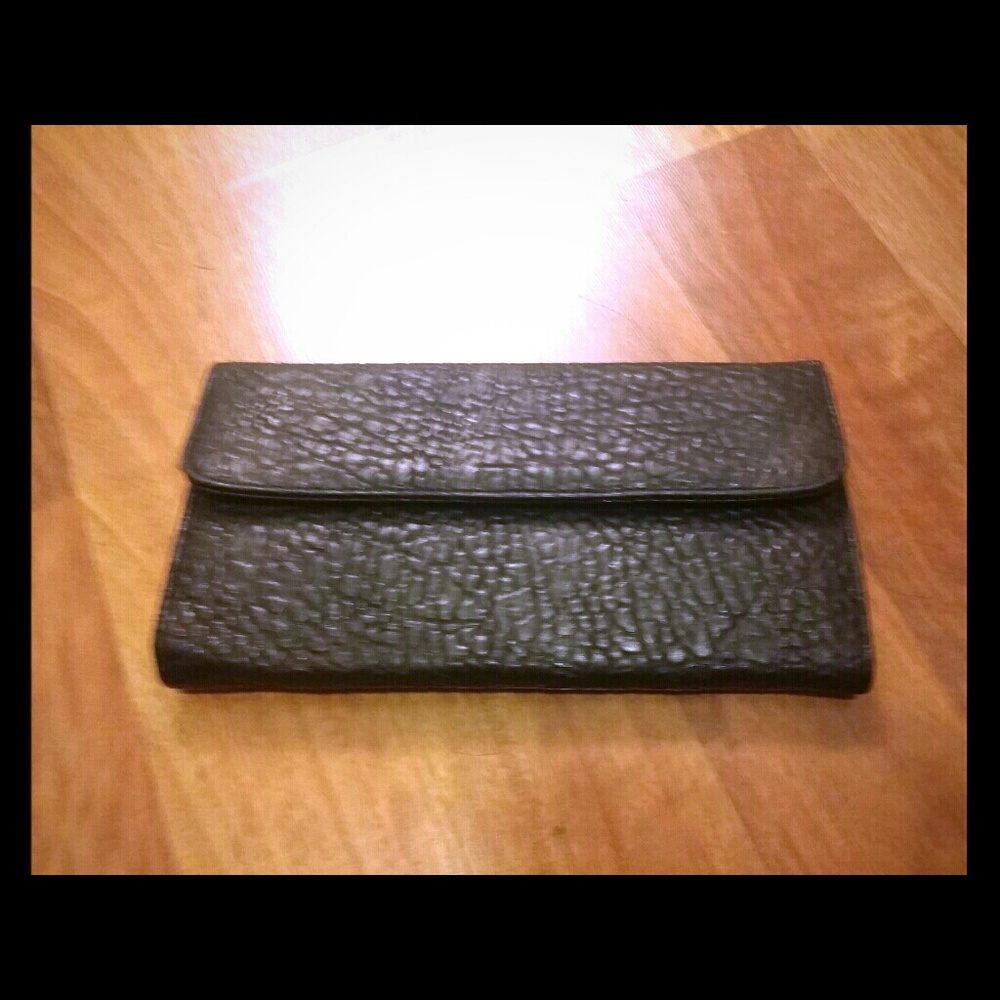 2b Bebe Clutch